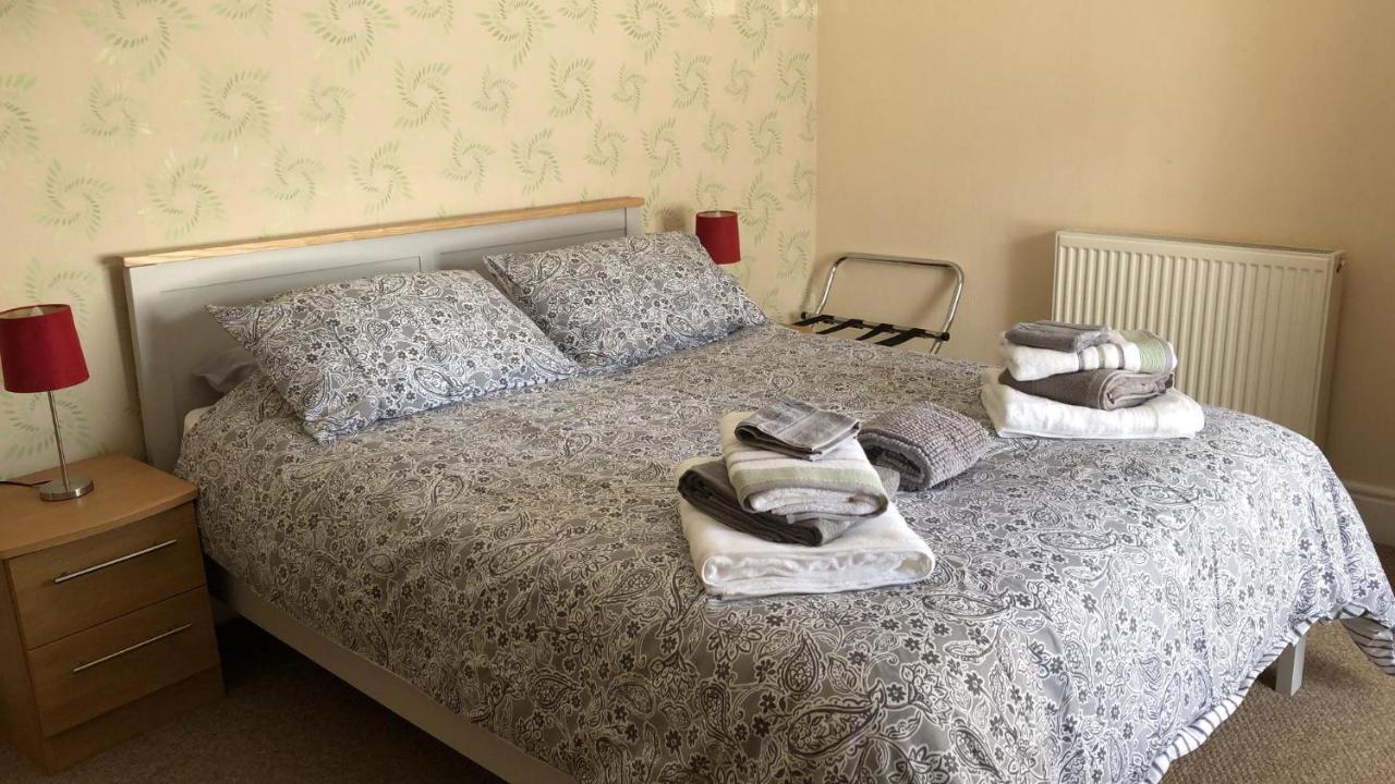 The Crown Inn & B&B Newcastle  Extérieur photo